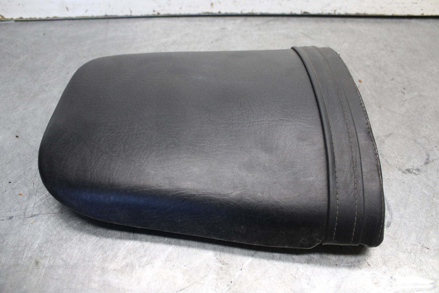 07-12 HONDA CBR600RR REAR BACK PASSENGER TANDEM SEAT PAD SADDLE PILLION BB672