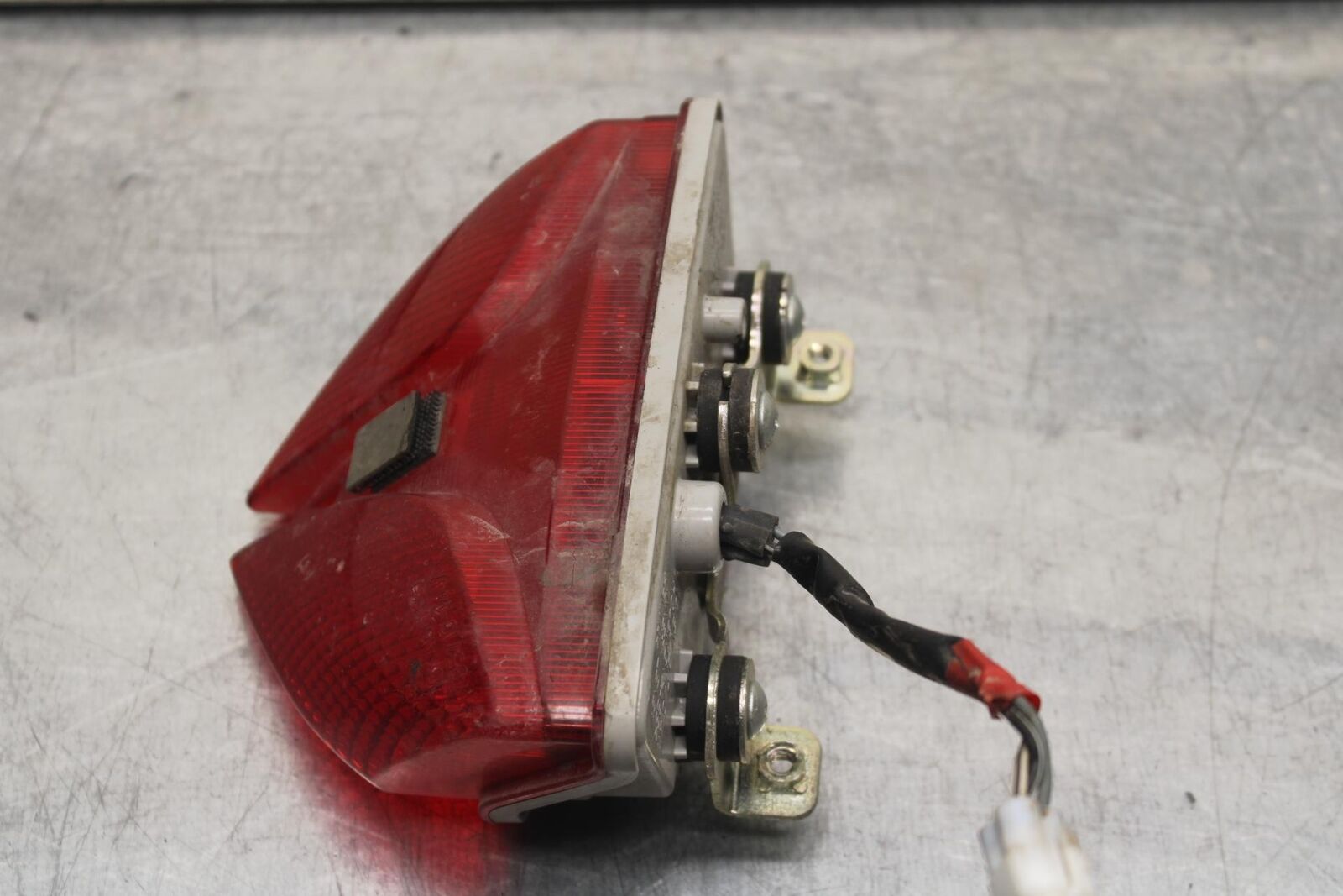 2011 Suzuki GSXR600 REAR TAIL TAILLIGHT BACK BRAKE LIGHT BB605
