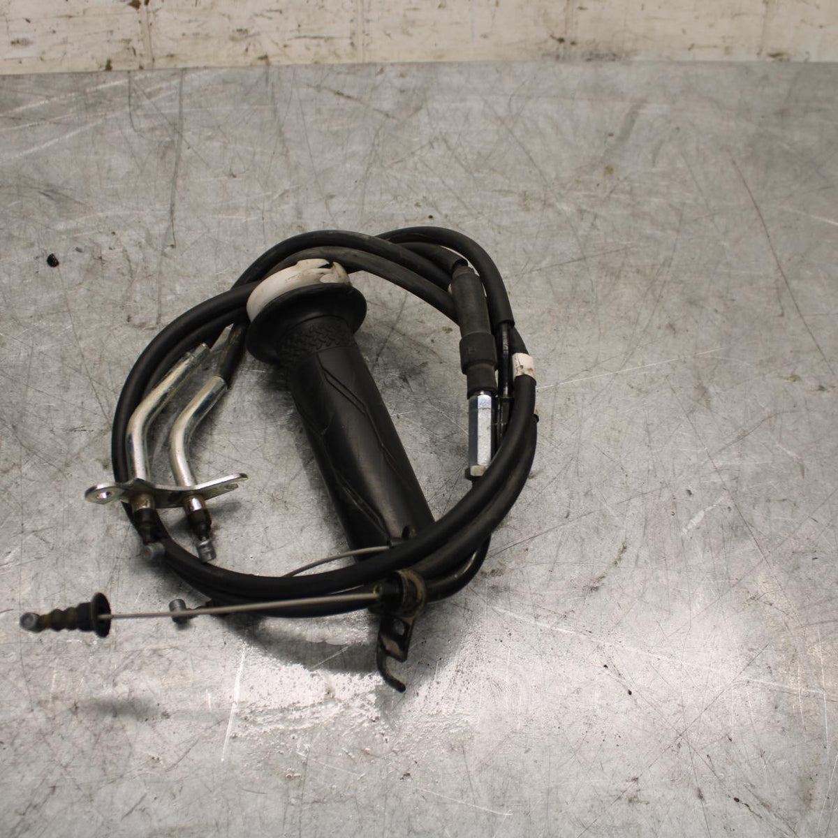 2015 Yamaha YZF R3 THROTTLE CABLES LINES TUBE 1WD-F6301-00-00 BB526