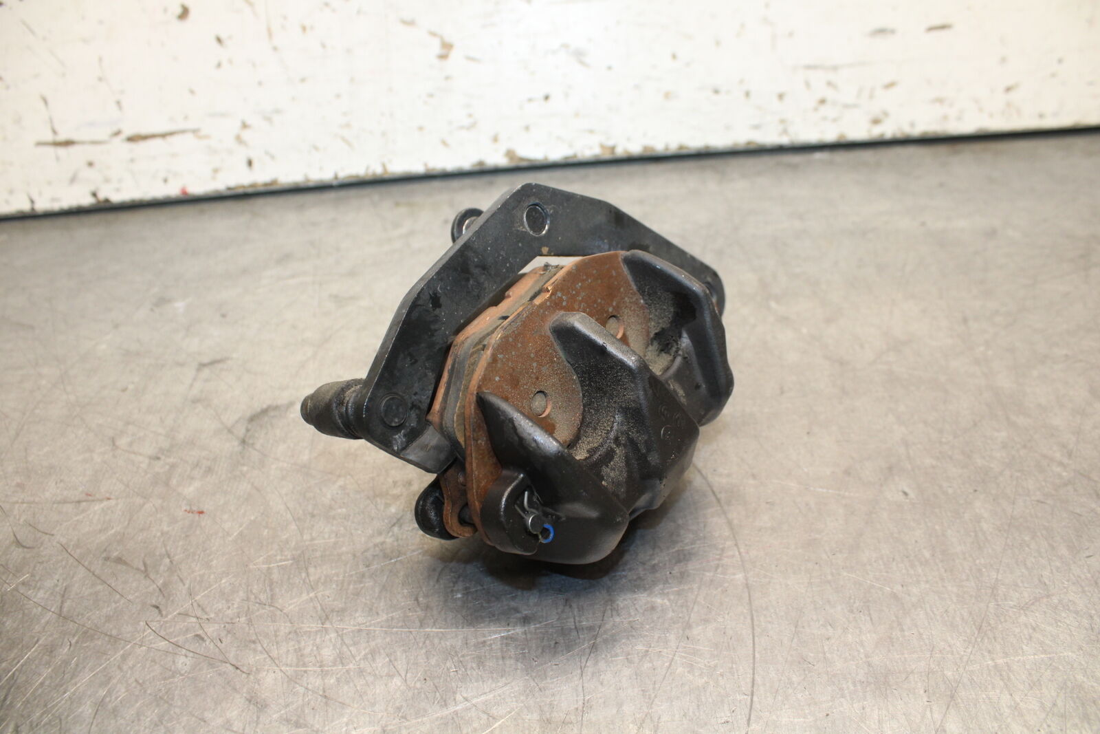 19-24 YAMAHA R3 RIGHT FRONT BRAKE CALIPER BB736