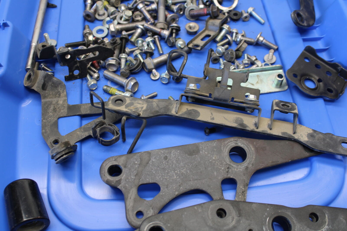 19-22 KAWASAKI Z400 ENGINE MOUNTING BOLTS HARDWARE MOTOR SCREWS BB708