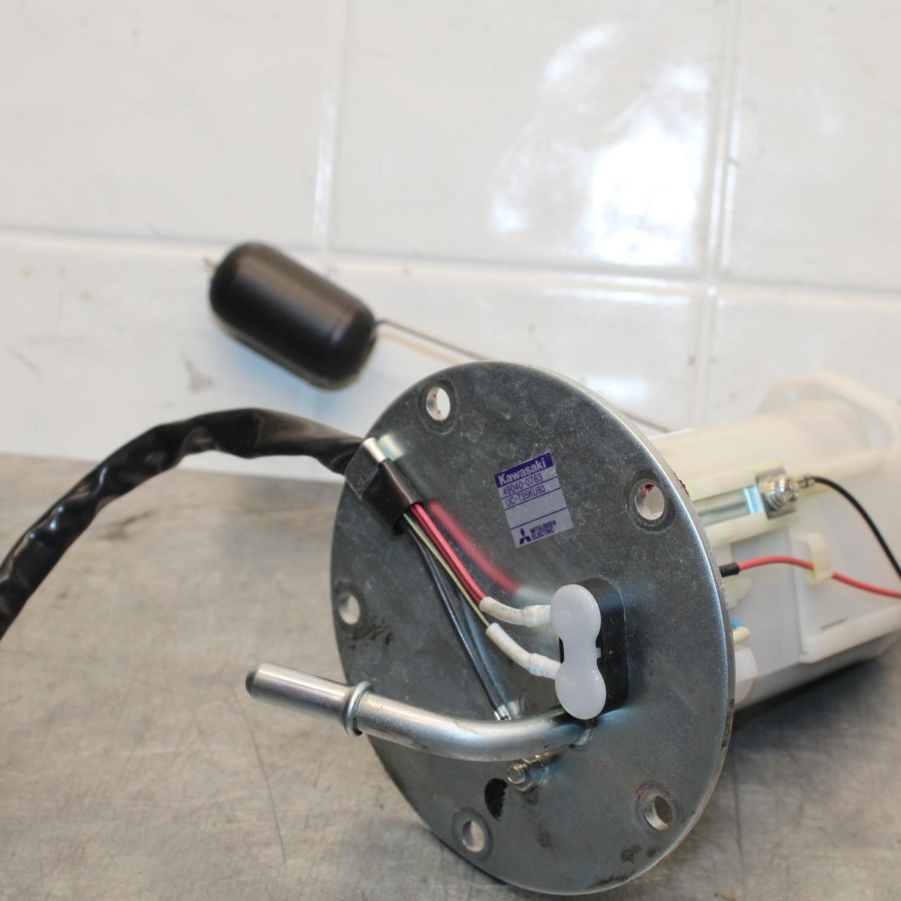 20 KAWASAKI Z400 ER400 ABS FUEL PUMP GAS PETROL SENDER UNIT BB586