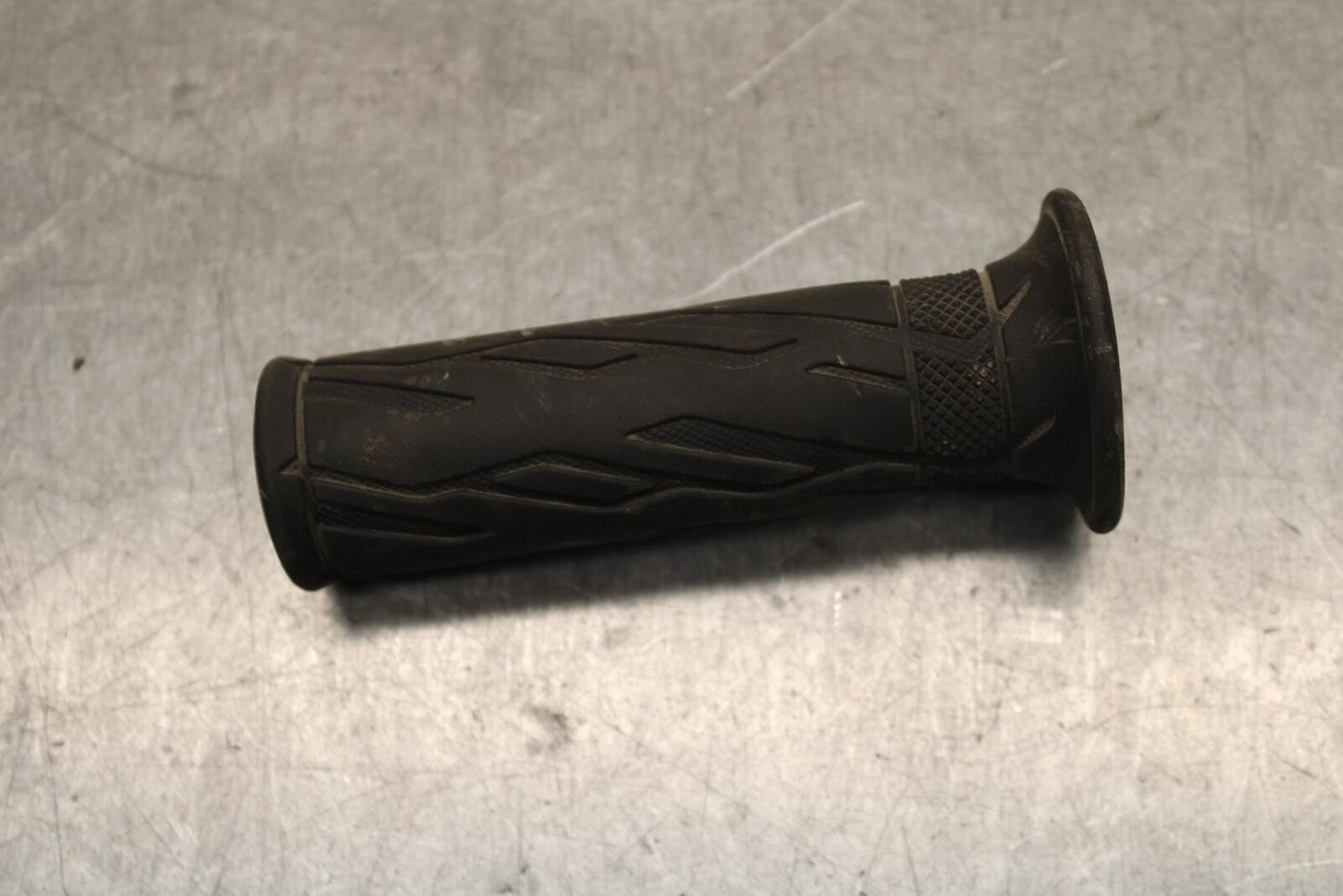 09-16 SUZUKI GSXR1000 HANDLE BAR GRIP BB642