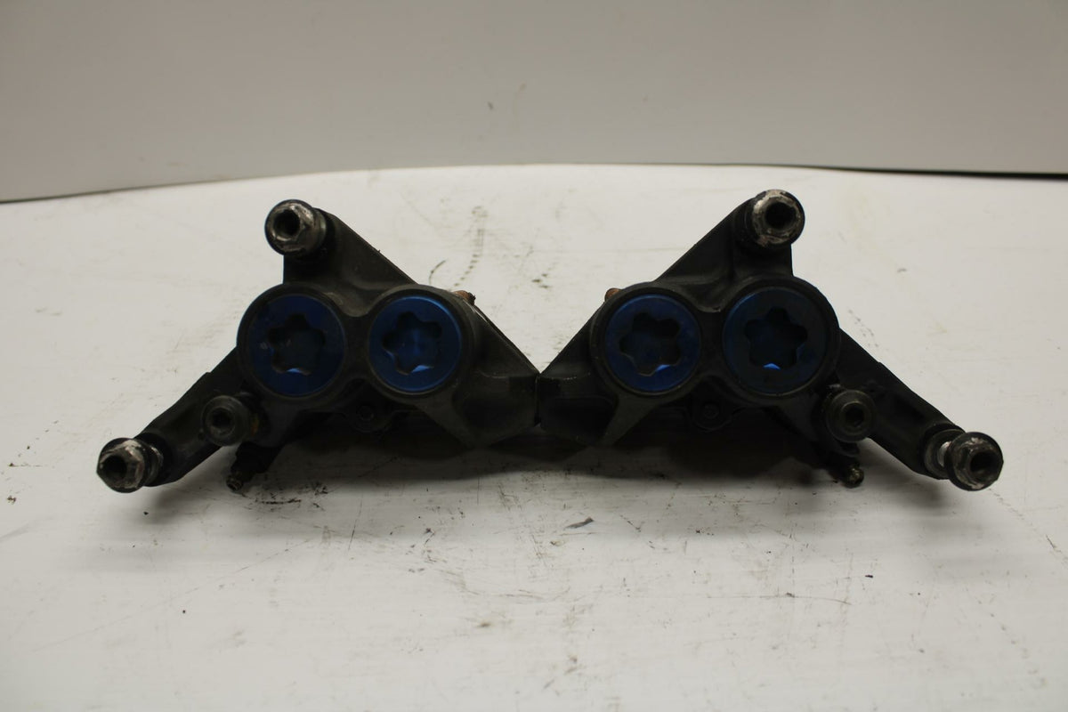 99 YAMAHA YZF R6 RIGHT LEFT FRONT BRAKE CALIPER SET PAIR CALIPERS BB246