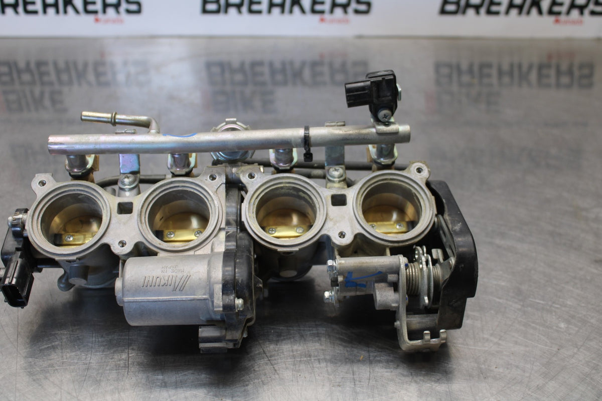 03-04 HONDA CBR600RR MAIN FUEL INJECTORS / THROTTLE BODIES BB661