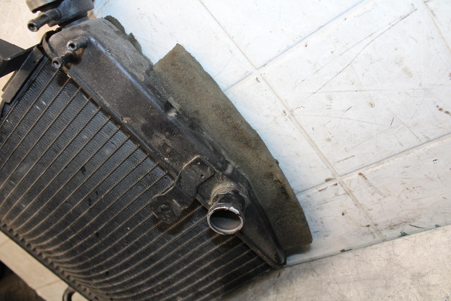 2003 Yamaha YZF R6 ENGINE RADIATOR MOTOR COOLER COOLING RADIATER BB539
