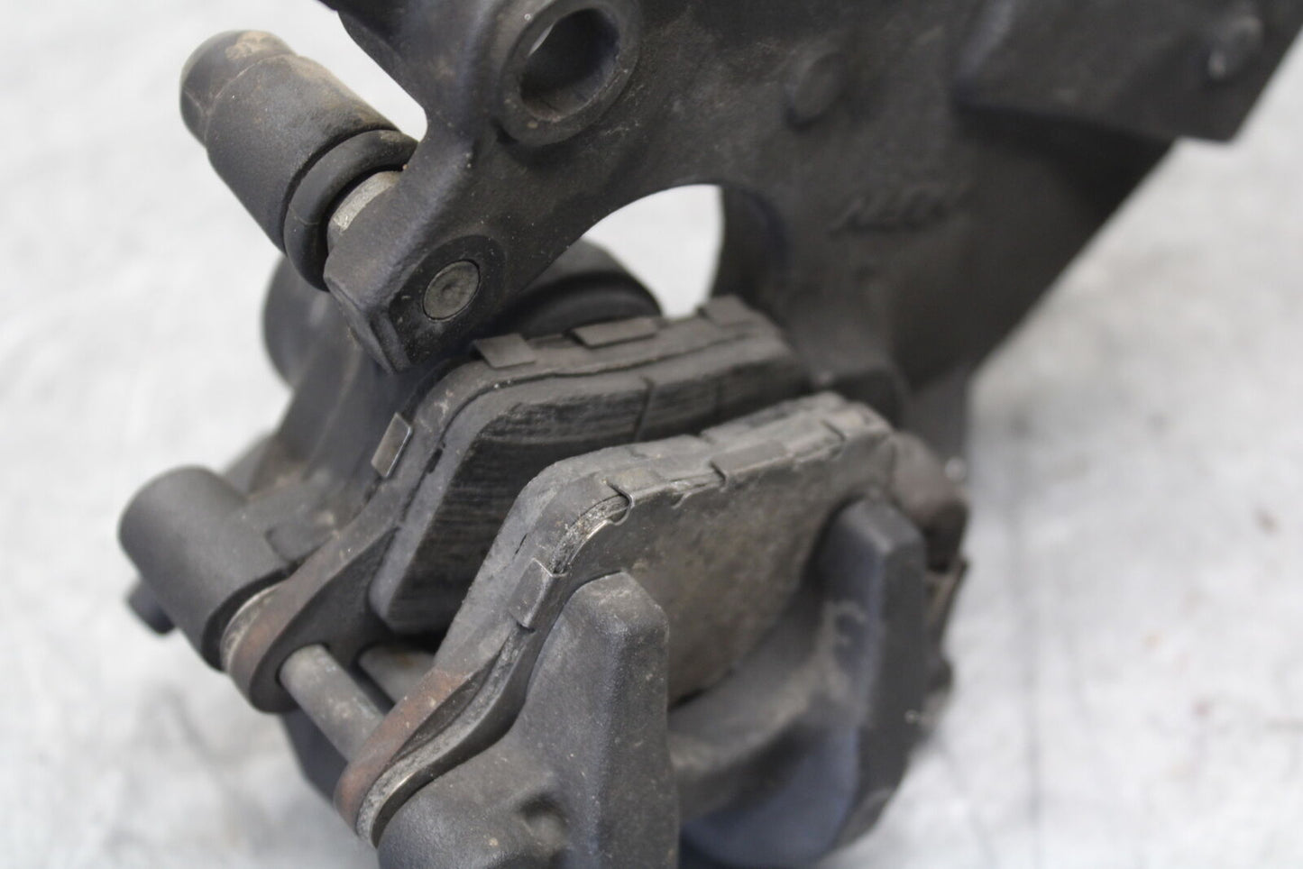 13-18 KAWASAKI NINJA ZX6R REAR BACK BRAKE CALIPER W MOUNT BRACKET BB682