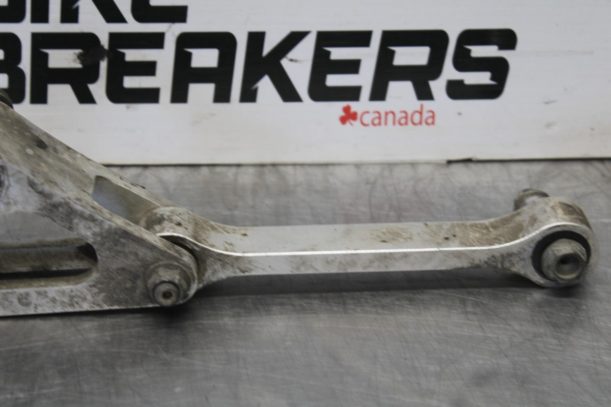 03 YAMAHA YZF R1 REAR DOGBONE SHOCK LINKAGE LINK BB895
