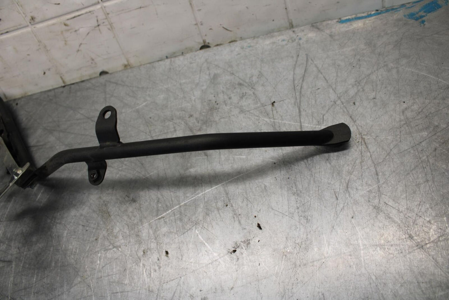 07-08 KAWASAKI CONCOURS 1400 ABS LEFT STAY BRACKET FAIRING BB449