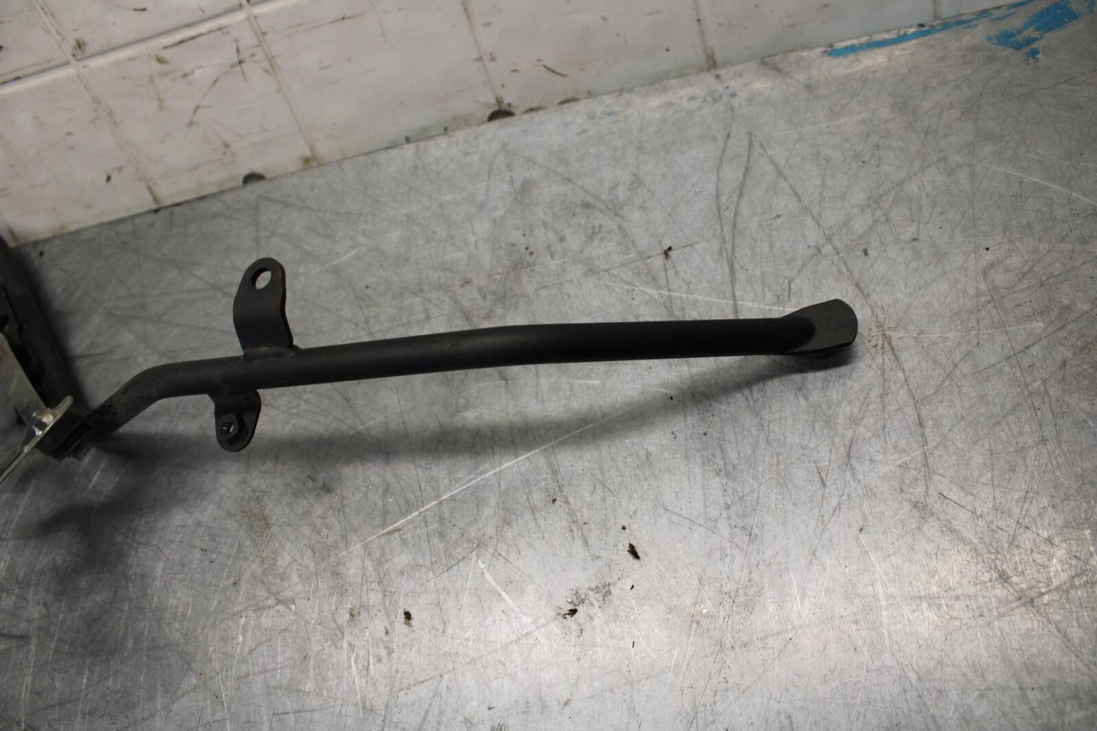 07-08 KAWASAKI CONCOURS 1400 ABS LEFT STAY BRACKET FAIRING BB449