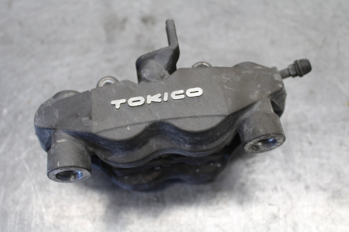 06-07 SUZUKI GSXR 600 RIGHT LEFT FRONT BRAKE CALIPER SET PAIR CALIPERS BB694