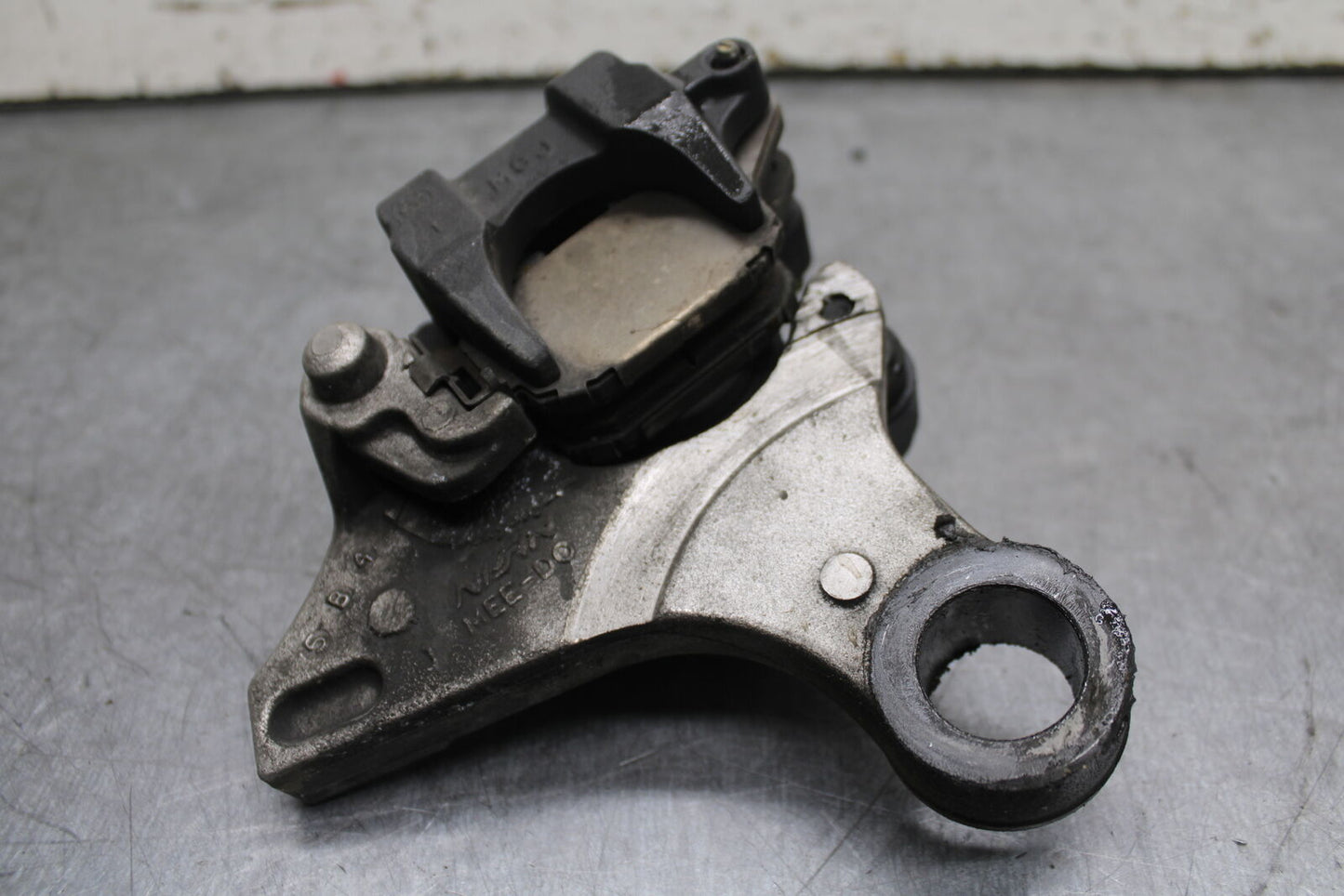 05-06 HONDA CBR600RR REAR BACK BRAKE CALIPER W MOUNT BRACKET BB727