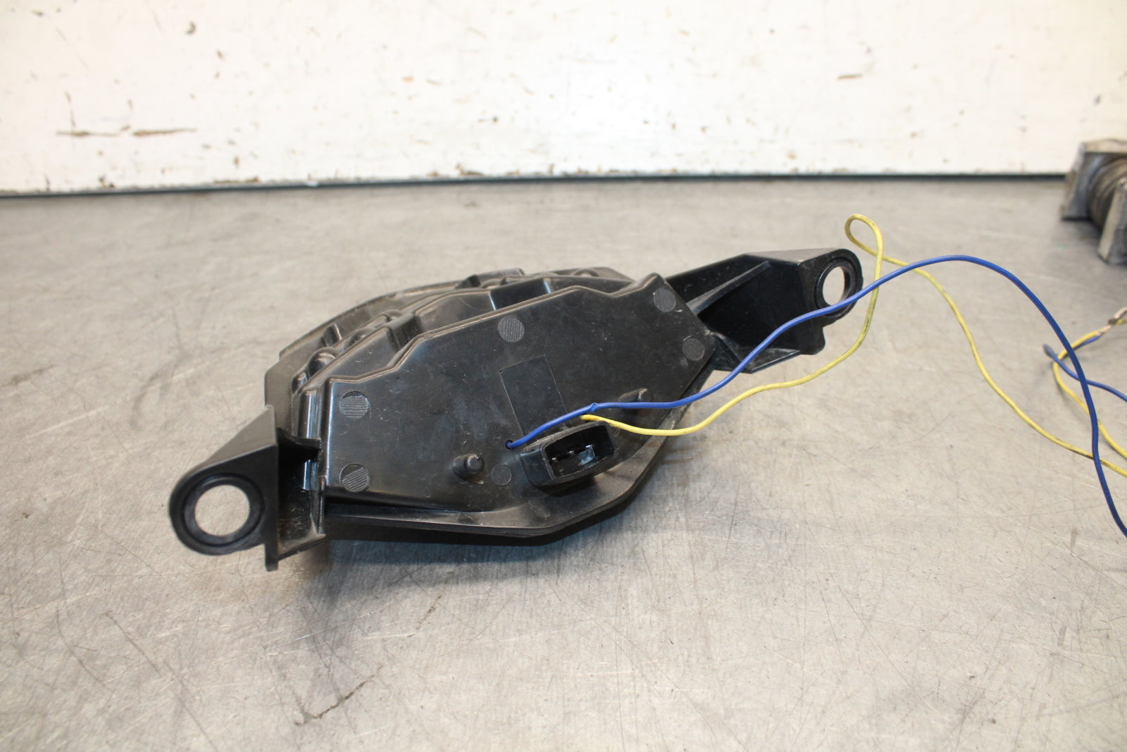 09-12 KAWASAKI NINJA ZX6R AFTERMARKET REAR TAIL TAILLIGHT BACK BRAKE LIGHT BB698