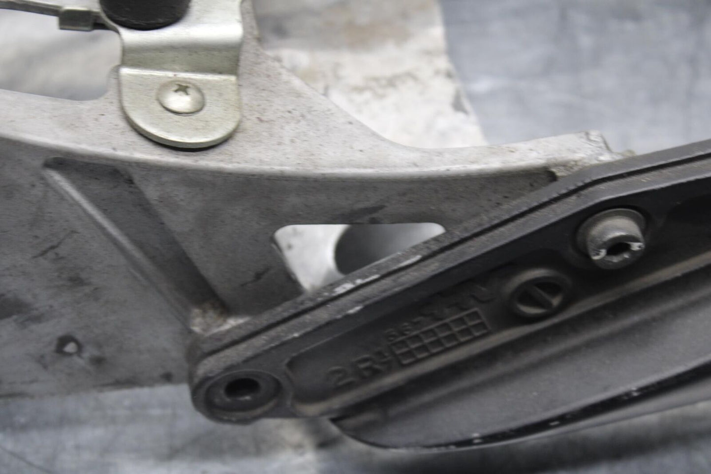 06-07 SUZUKI GSXR750 REAR SUBFRAME SUB FRAME 41211-01H00-YAP 41231-41G10 BB613