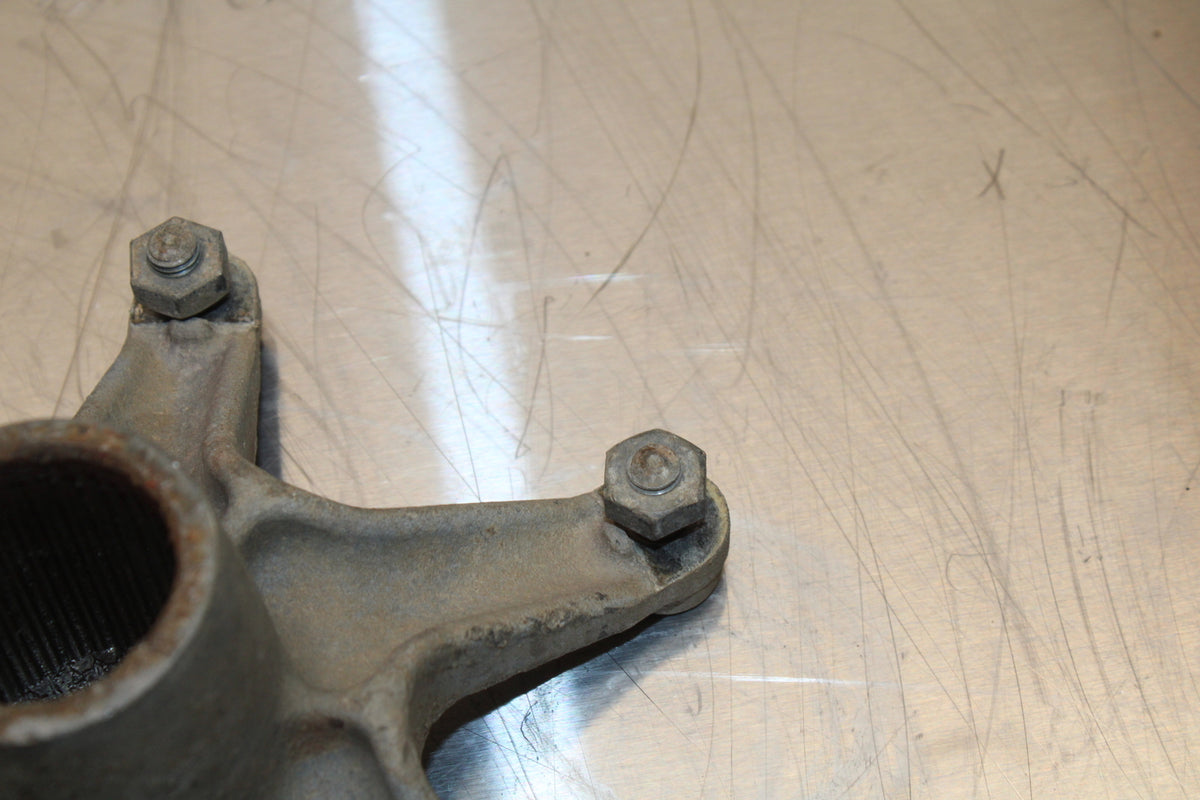 93 YAMAHA BANSHEE 350 REAR SPROCKET HUB BB135