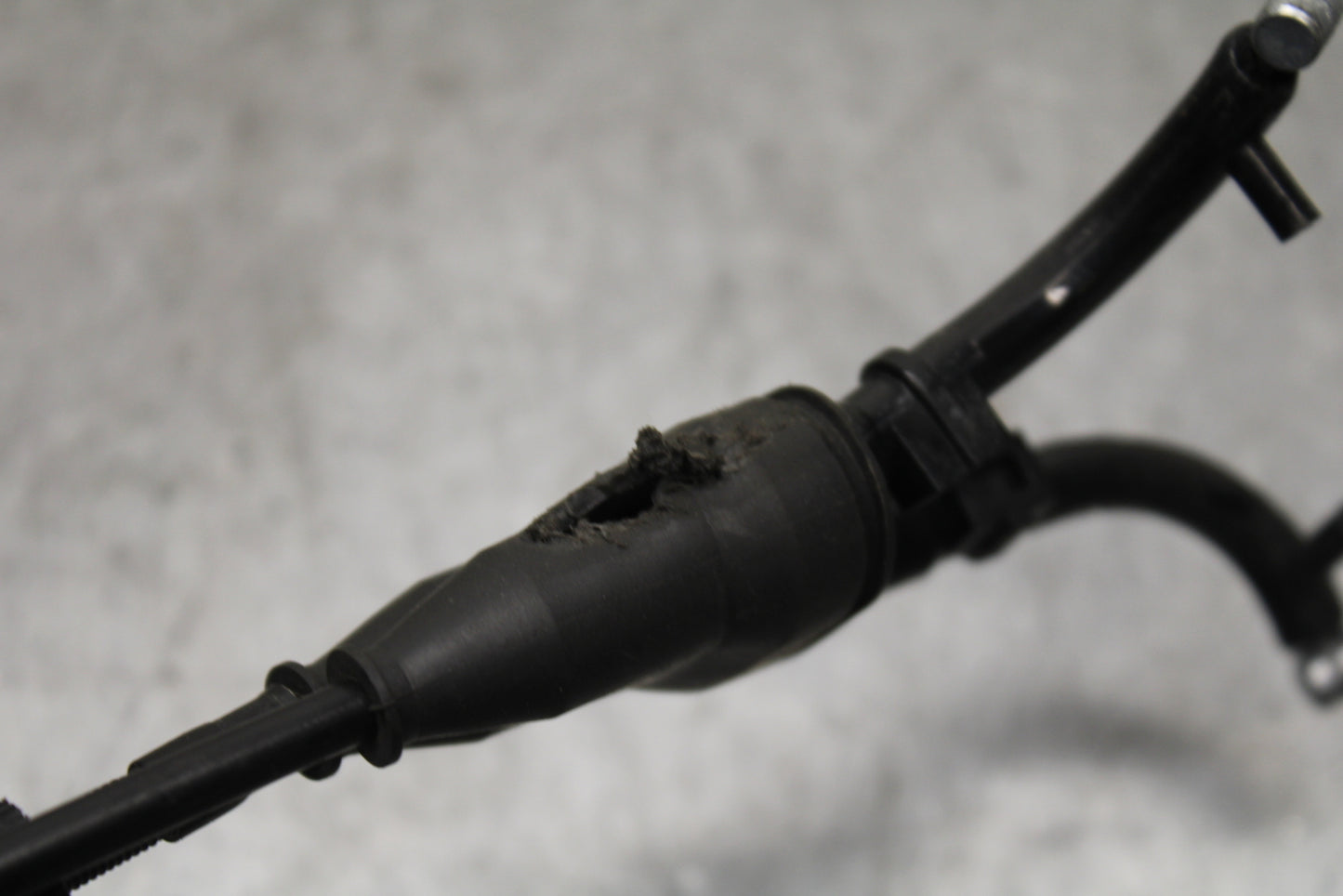 13-18 KAWASAKI NINJA ZX6R THROTTLE CABLES LINES 54012-0586 BB666