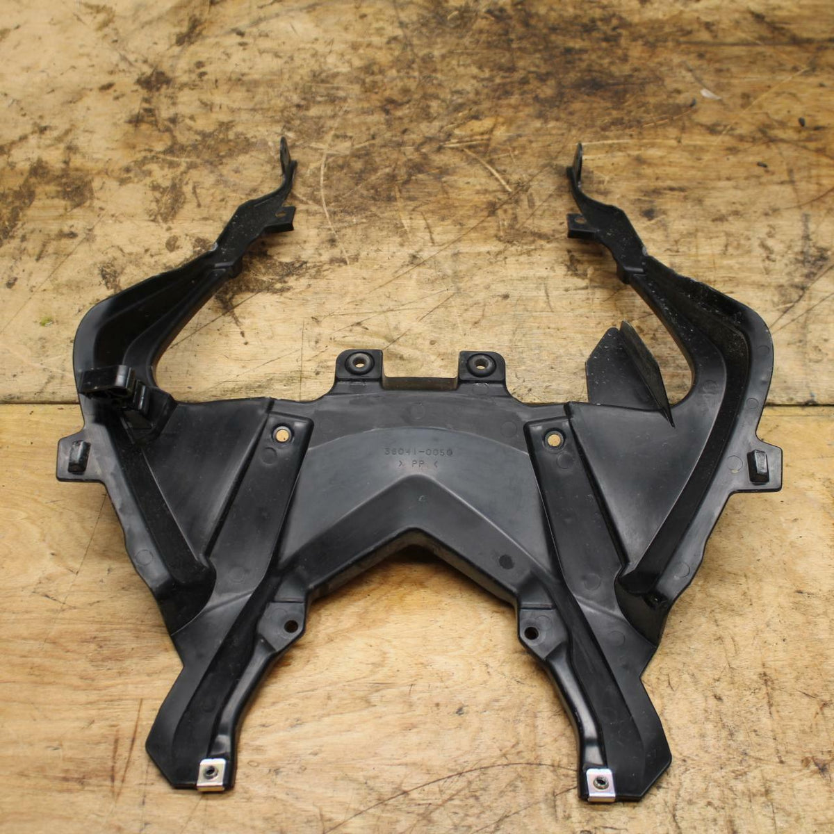19-20 KAWASAKI NINJA ZX6R CENTER REAR BACK TAIL FAIRING COVER TRIM COWL BB338