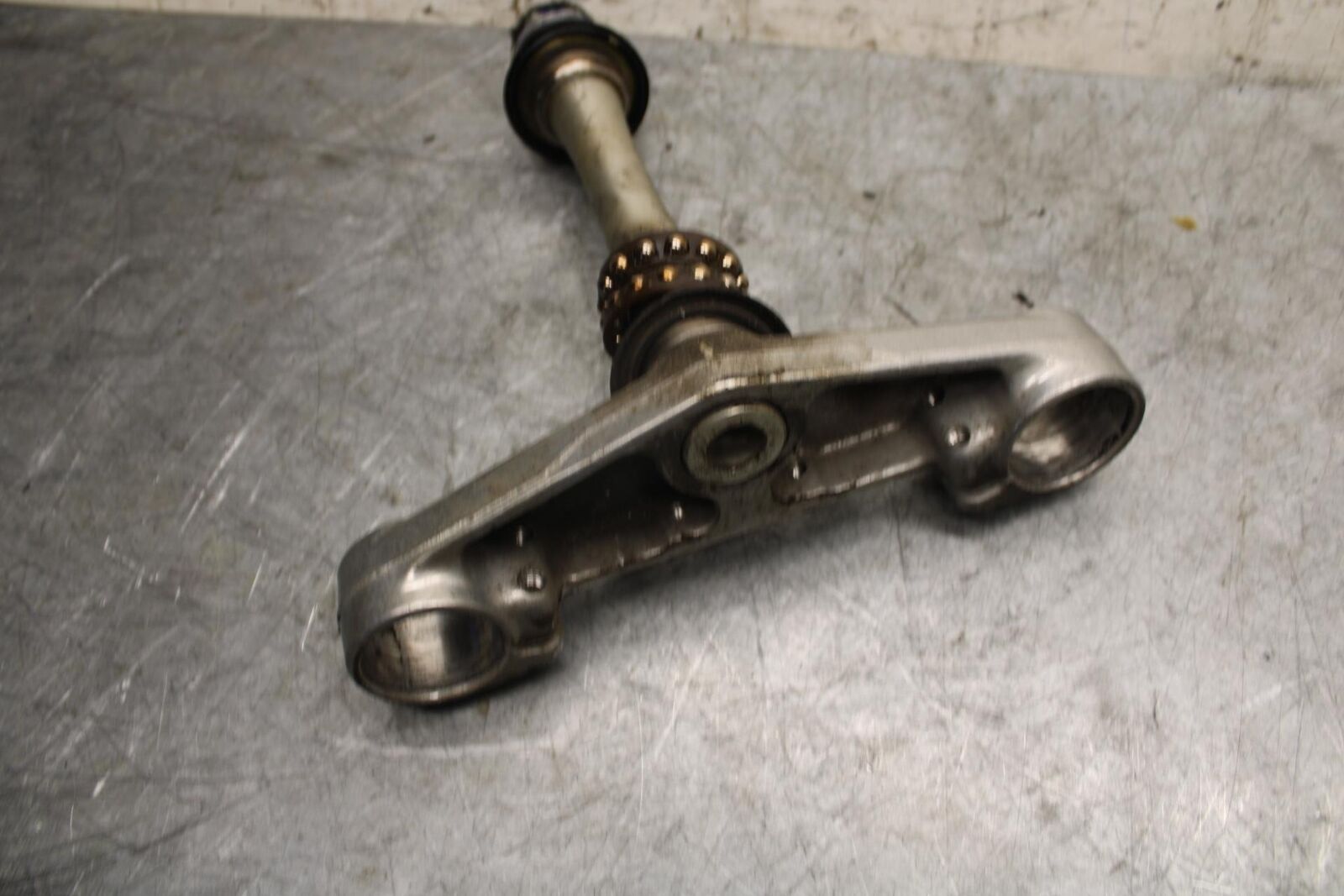 2003 Yamaha YZF R6 FORKS CLAMP LOWER TRIPLE TREE STEM 5SL-23340-00-00 BB539