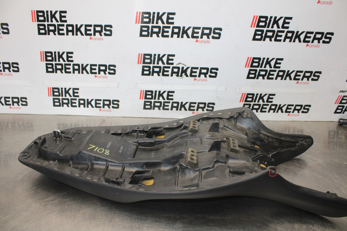 06-07 HONDA INTERCEPTOR 800 VFR800 FRONT REAR SEAT SADDLE BB917