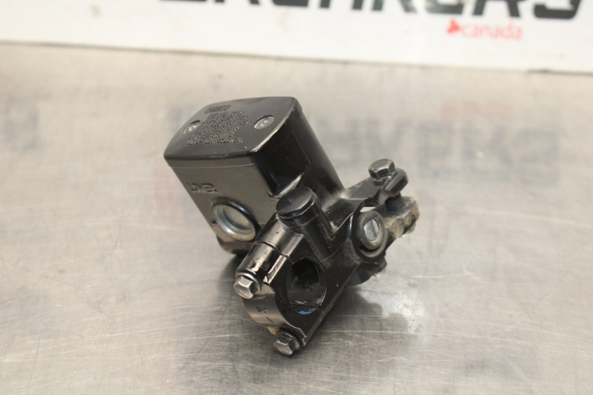 17-18 YAMAHA YZF R3 FRONT BRAKE MASTER CYLINDER BB813