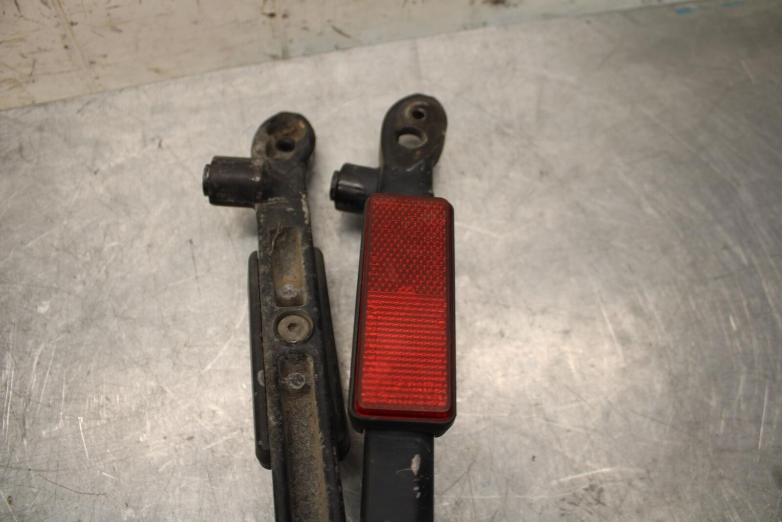 1984 Honda Interceptor 750 VF750F PASSENGER REAR SEAT GRAB BAR HANDLE SET BB38
