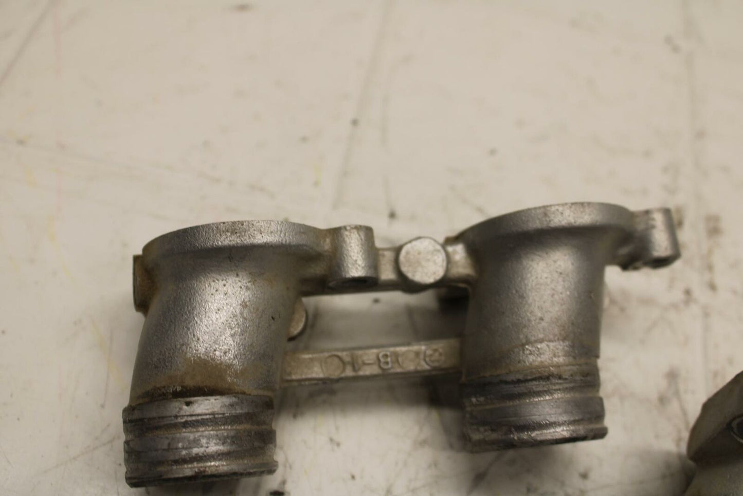 72 HONDA CB500 K1 INTAKE MANIFOLD BB24