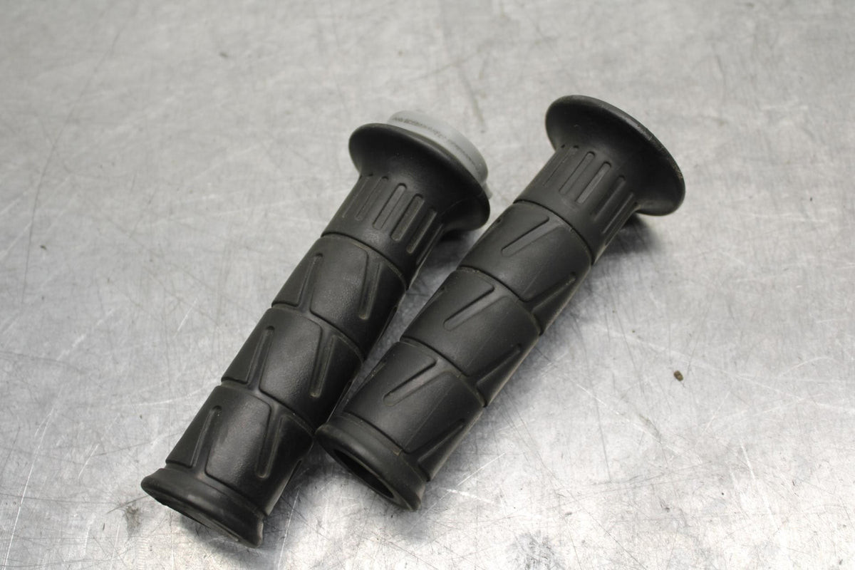 15-16 KAWASAKI EX300 RIGHT THROTTLE GRIP BB635