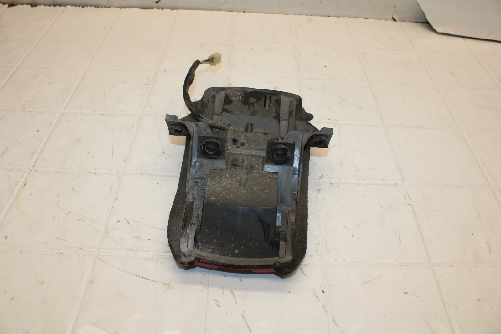 03-05 SUZUKI SV1000 REAR TAIL TAILLIGHT BACK BRAKE LIGHT BB405