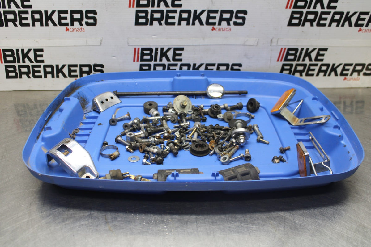 97 KAWASAKI VULCAN 1500 VN1500D CLASSIC MOUNTING BOLTS HARDWARE BB936