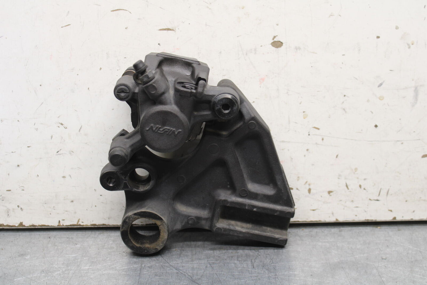 16 KAWASAKI NINJA ZX10R REAR BRAKE CALIPER W MOUNT BRACKET 43080-0097-DJ BB650