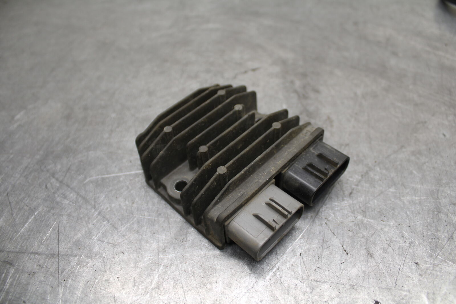 14-15 YAMAHA V STAR 1300 XVS1300CT TOURER RECTIFIER VOLTAGE REGULATOR BB722