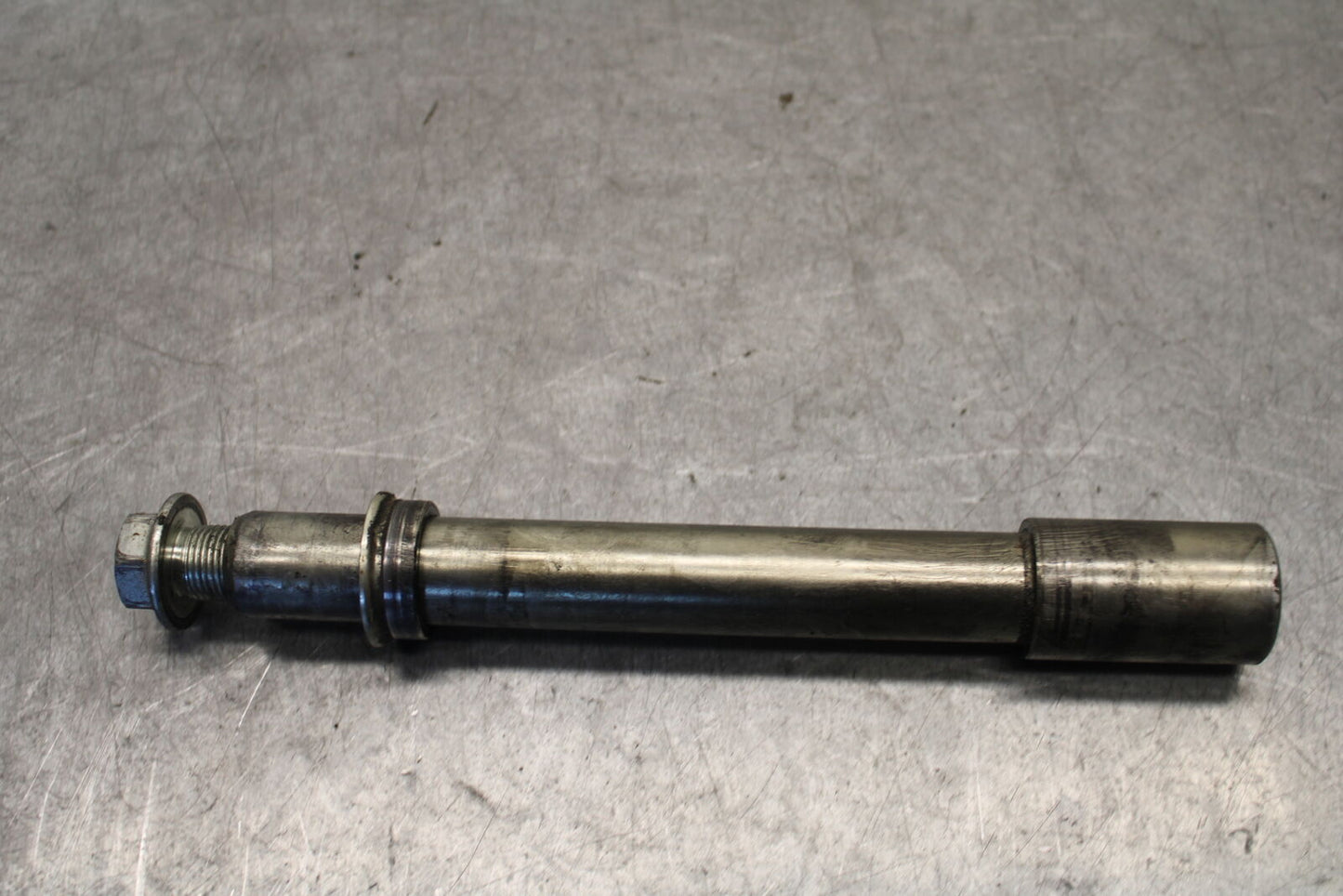 05-06 SUZUKI GSXR1000 FRONT WHEEL RIM AXLE PIVOT BOLT 54711-41G00 BB663