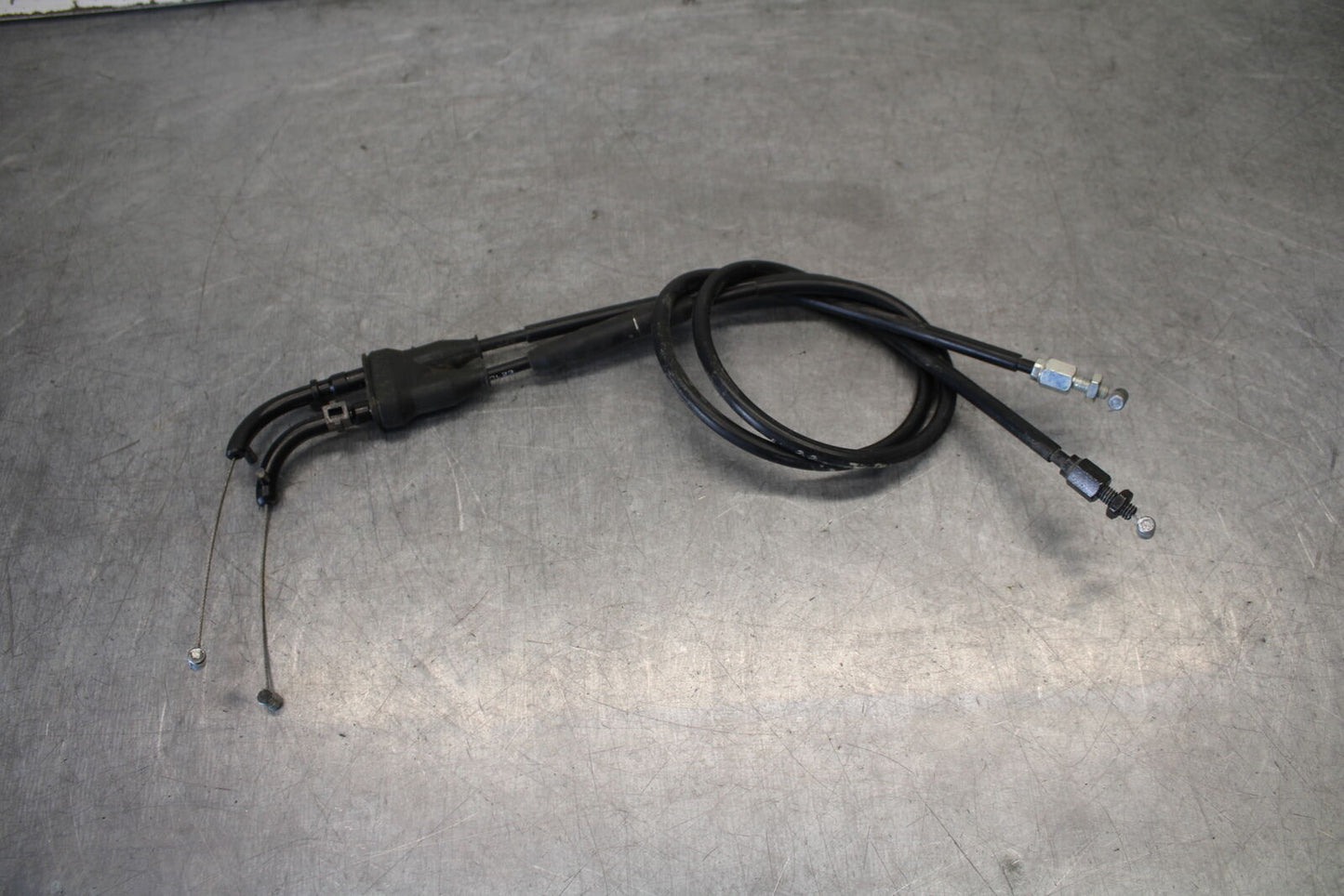 09-14 YAMAHA YZF R1 THROTTLE CABLES LINES 14B-26302-01-00 BB696