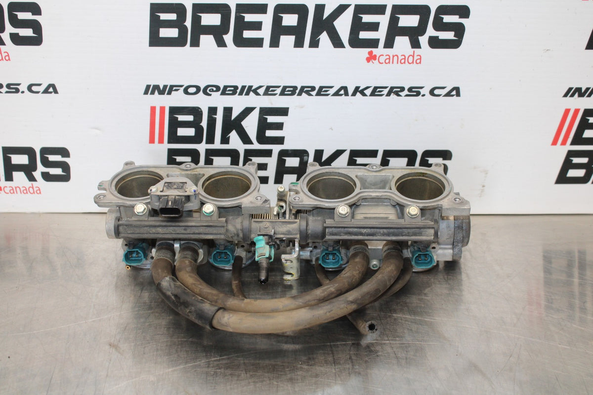 12 HONDA CB1000R MAIN FUEL INJECTORS / THROTTLE BODIES BB200