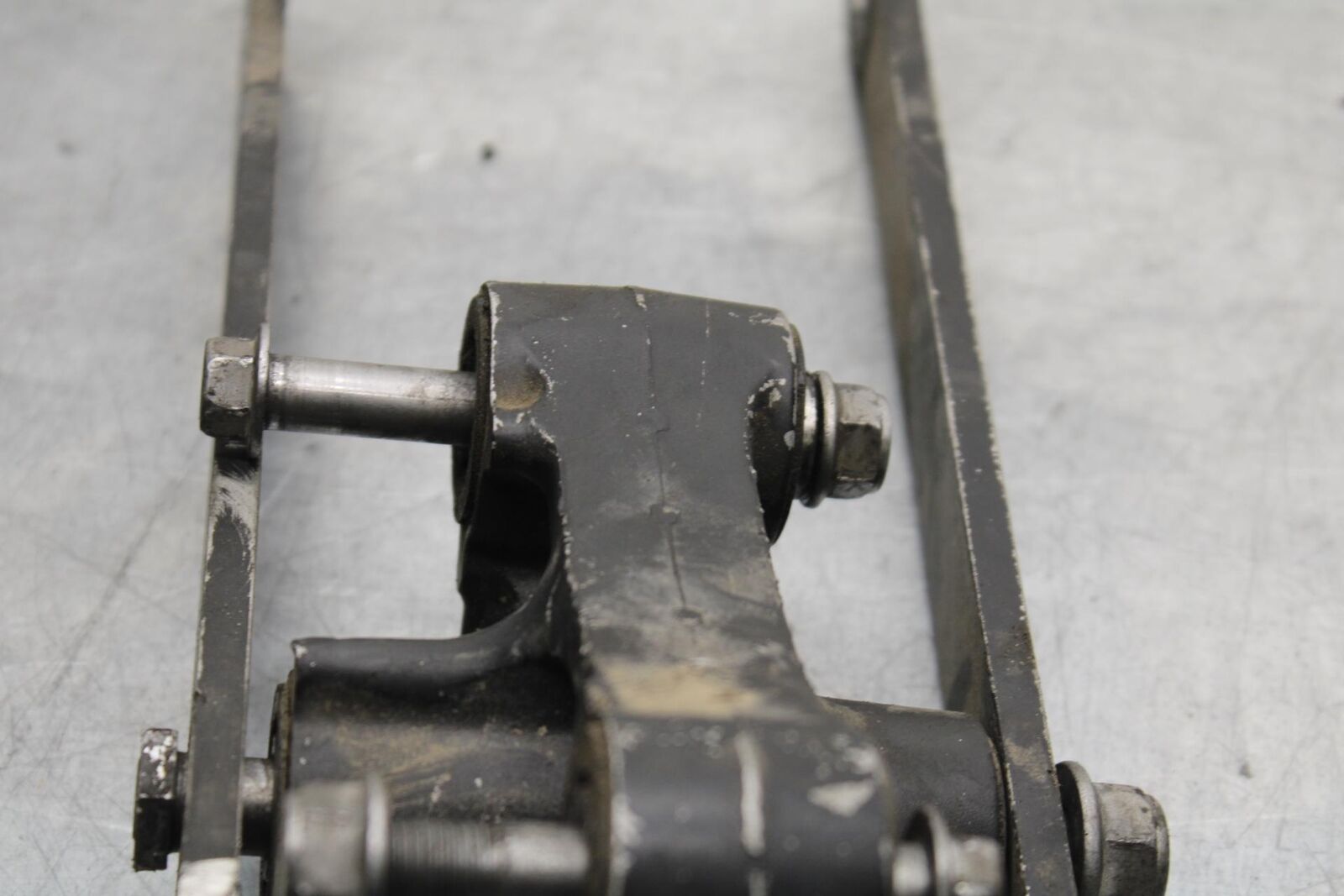 2000 Kawasaki Ninja ZX12R ZX1200A REAR DOGBONE SHOCK LINKAGE 39007-1287 BB565