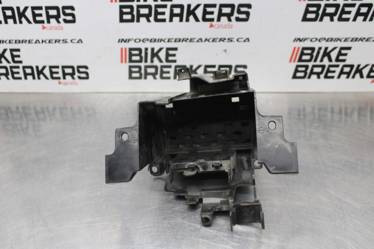 17-24 SUZUKI SV650 REAR BACK TAIL UNDERTAIL BATTERY TRAY PLASTIC BB829