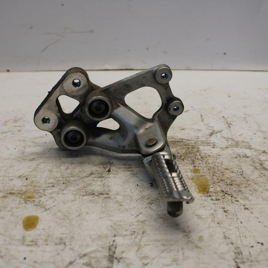 06-07 SUZUKI GSXR600 LEFT REARSET REAR SET DRIVER FOOT PEG REST STOP BB275