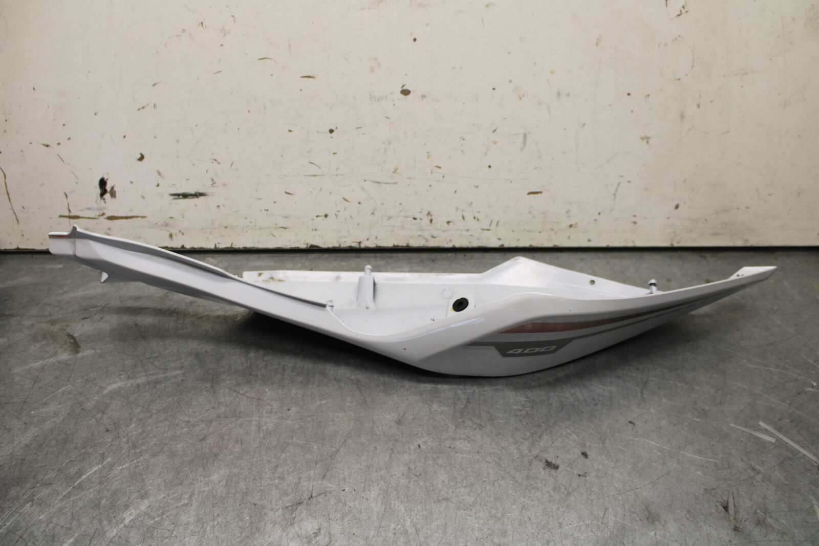 18-23 KAWASAKI NINJA 400 LEFT REAR BACK TAIL FAIRING COWL SHROUD BB660