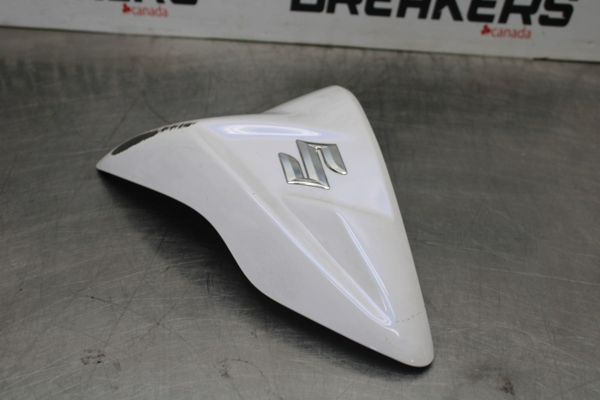 11-25 SUZUKI GSXR 600  FRONT GAS TANK FUEL CELL FAIRING COWL COVER TRIM BB830