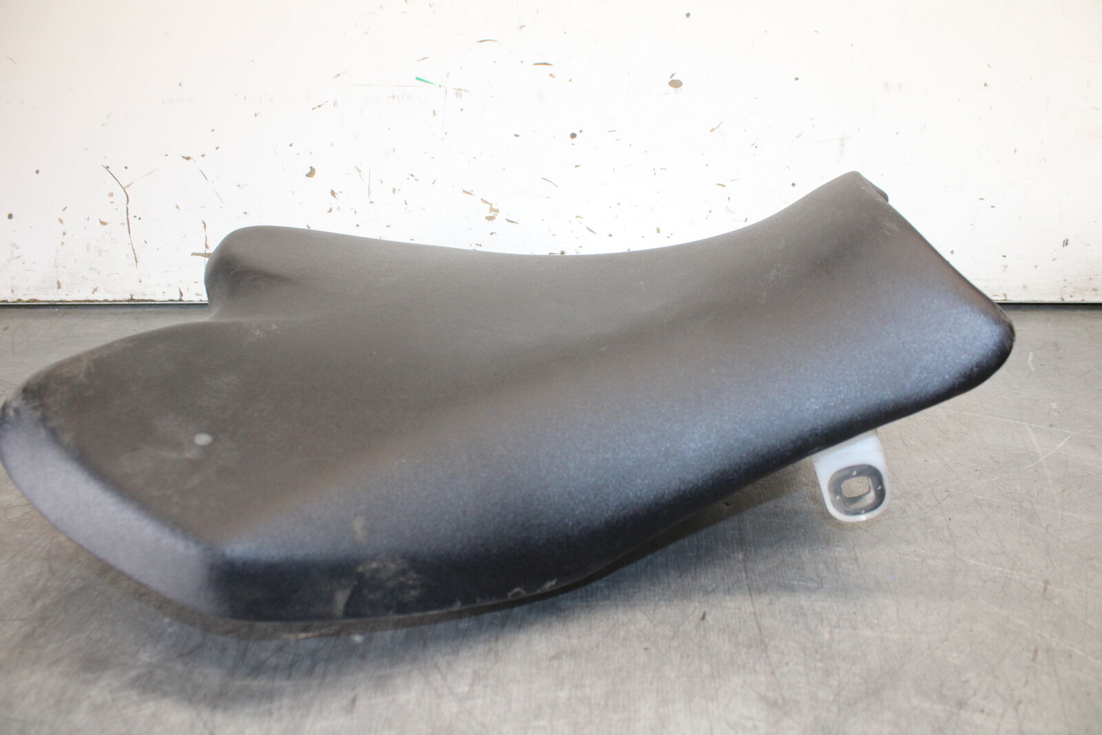 05-06 HONDA CBR600RR FRONT DRIVERS SEAT PAD SADDLE PILLION BB624