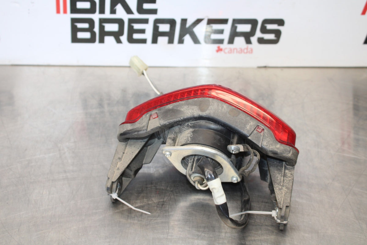 10 SUZUKI SV650 REAR TAIL TAILLIGHT BACK BRAKE LIGHT BB181