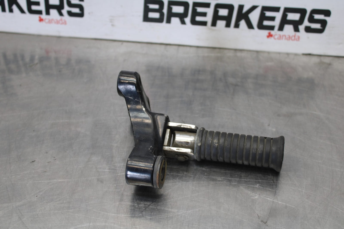 03 KAWASAKI VULCAN 1600 RIGHT REAR PASSENGER FOOT STEP PEG BB865