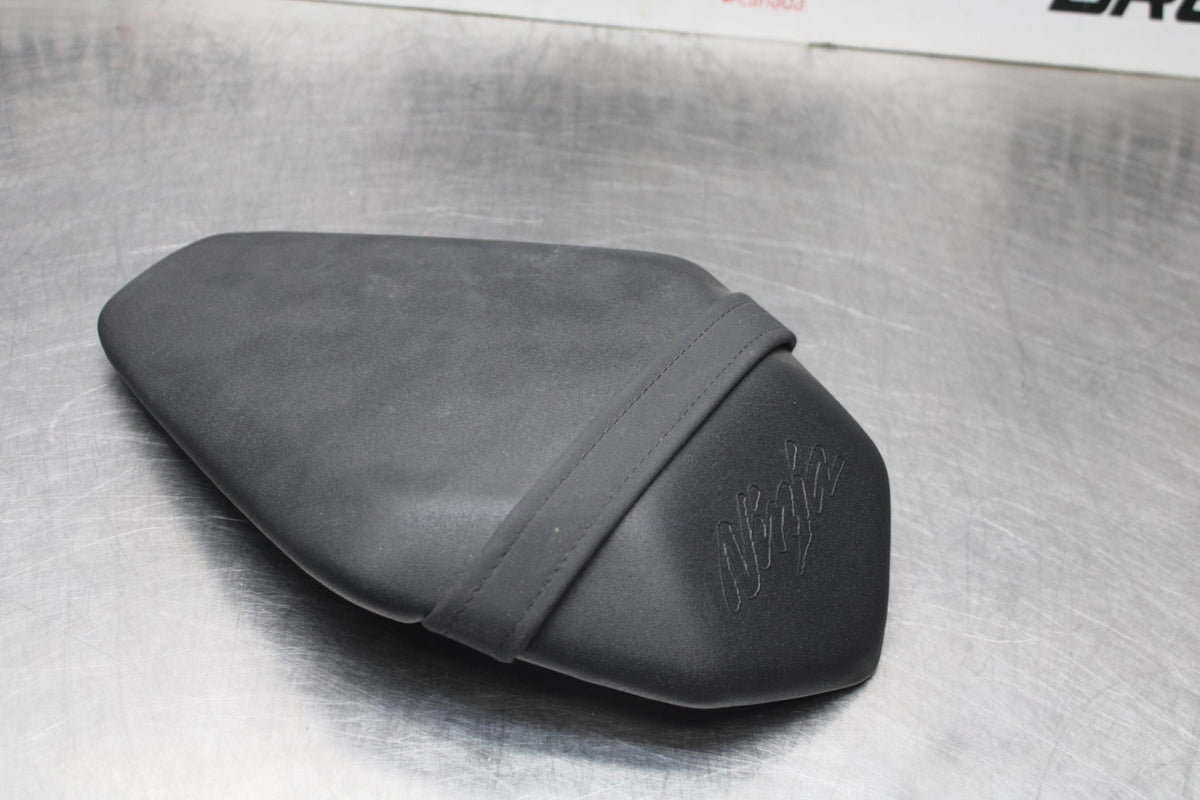 21-22 KAWASAKI NINJA ZX10R REAR BACK PASSENGER TANDEM SEAT SADDLE PILLION BB840
