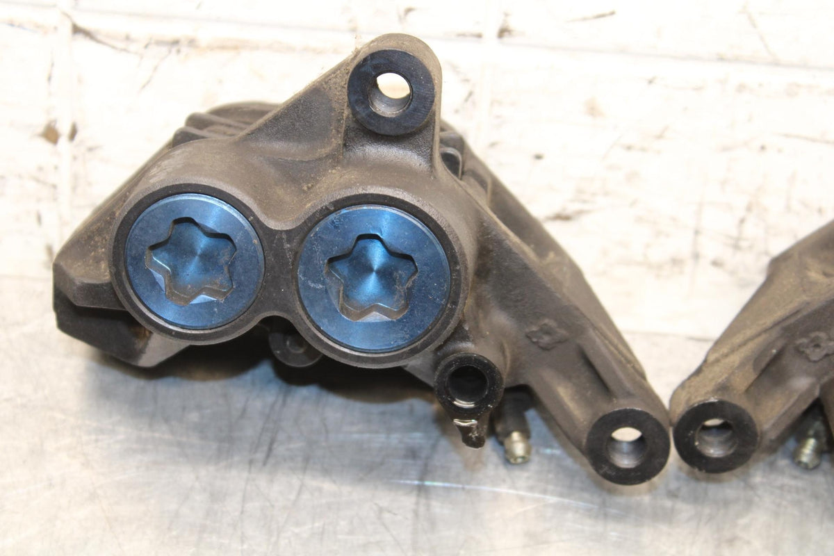 2000 Yamaha YZF R6 RIGHT LEFT FRONT BRAKE CALIPER SET PAIR CALIPERS BB558