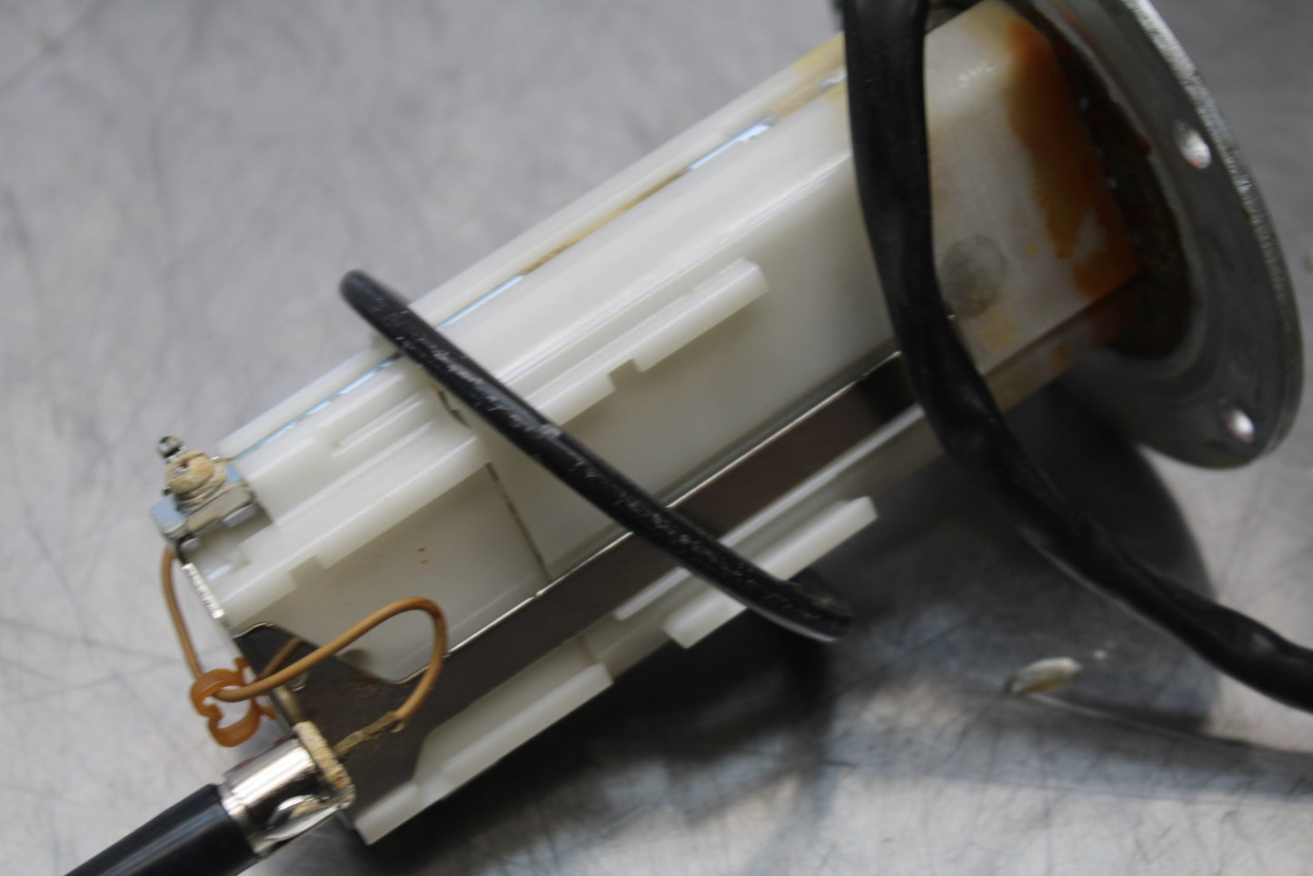 13-18 KAWASAKI NINJA ZX6R FUEL PUMP GAS PETROL SENDER UNIT BB143