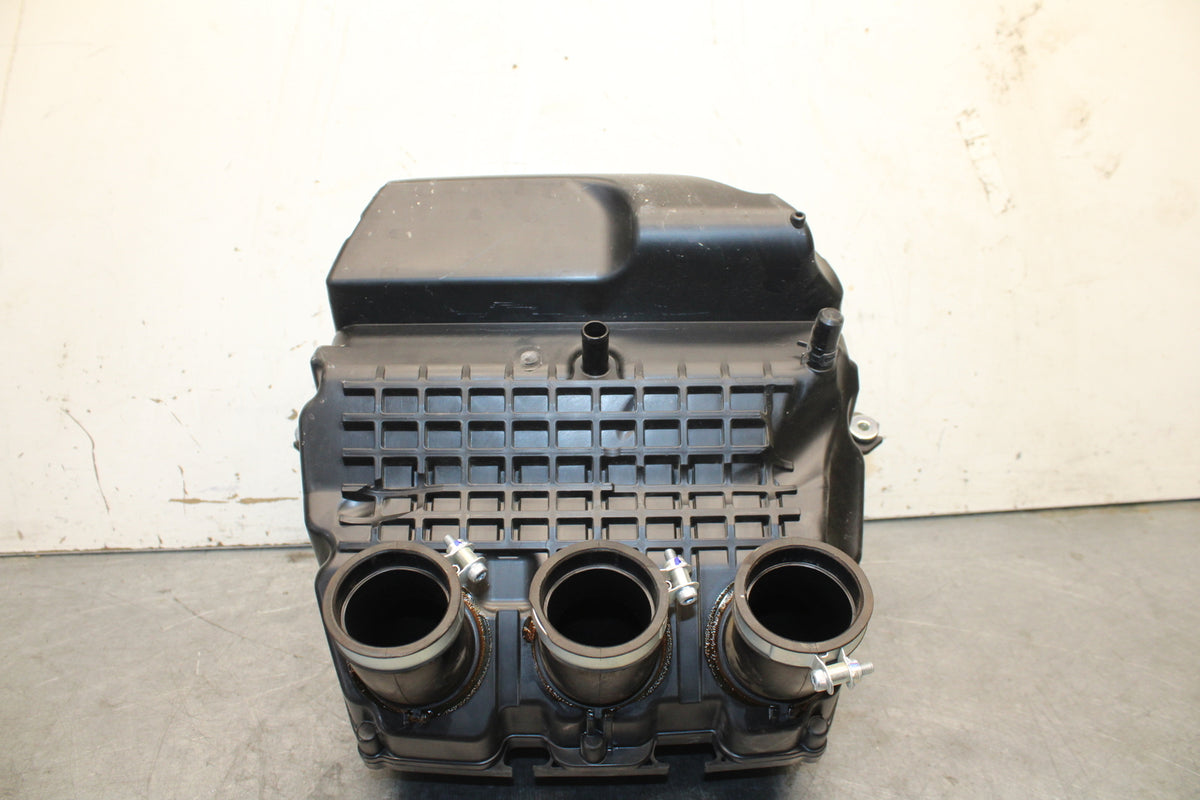 22-24 YAMAHA XSR900 AIRBOX AIR INTAKE FILTER BOX BB683