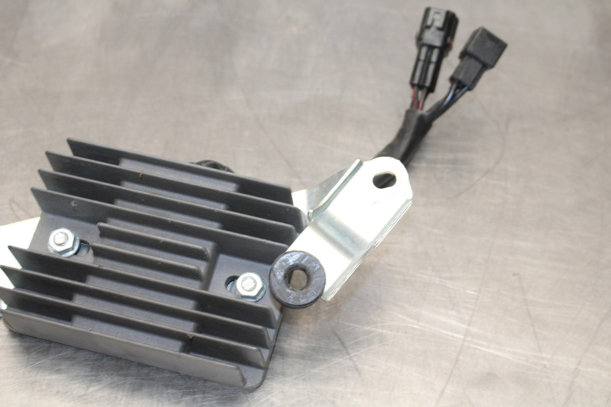 11-26 SUZUKI GSXR750 RECTIFIER VOLTAGE REGULATOR BB900