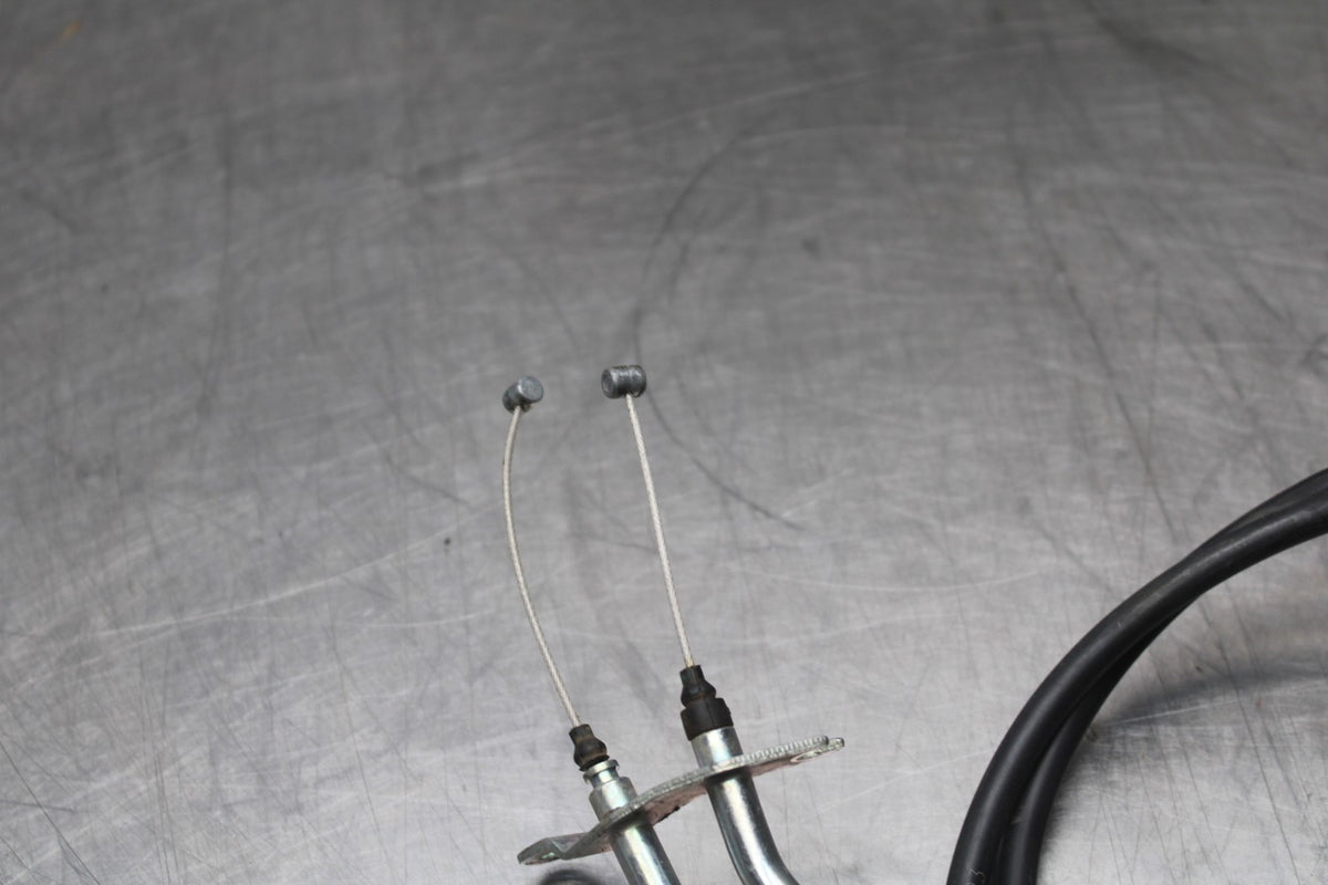23 YAMAHA YZF R3 THROTTLE CABLES LINES BB806