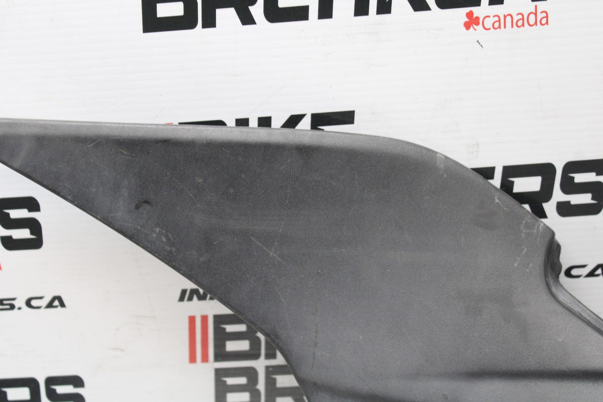 09 KAWASAKI NINJA 250R LEFT FRONT SIDE SEAT SADDLE PANEL TRIM COWL FAIRING BB824