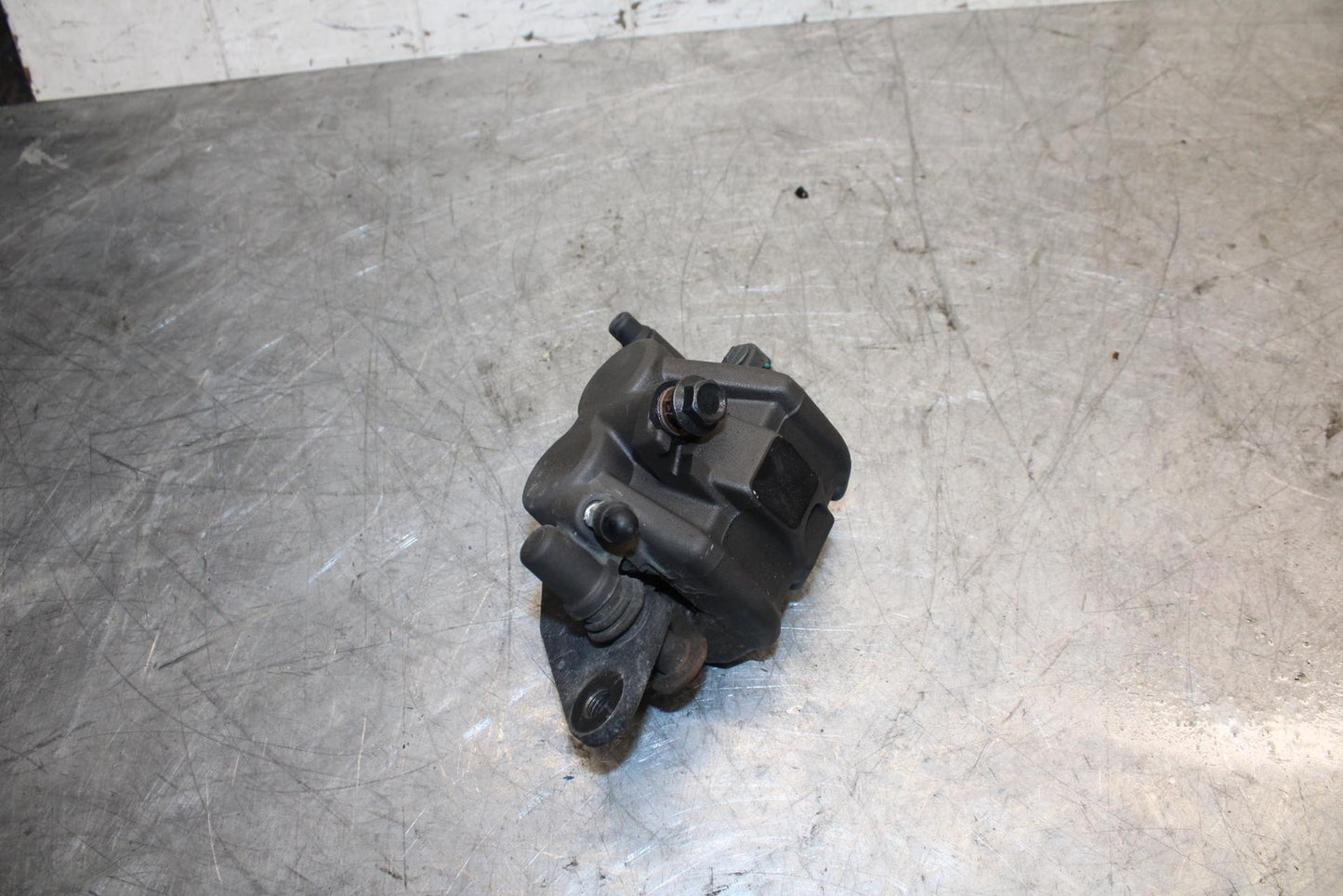 2015 Yamaha YZF R3 FRONT BRAKE CALIPER BB526